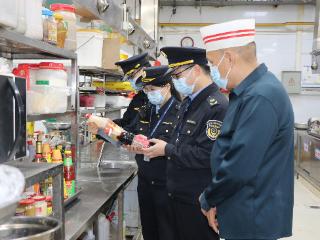 广西灵山：强化食品安全检查 守护群众“舌尖年味”