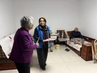 济宁市任城区阜桥街道红东社区开展“文明餐桌理念入万家”宣传活动