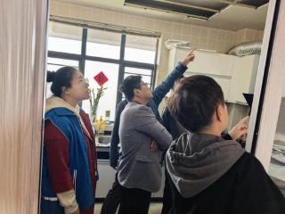 济宁市任城区阜桥街道红东社区：漏水纠纷扰邻里 网格员调解护和谐