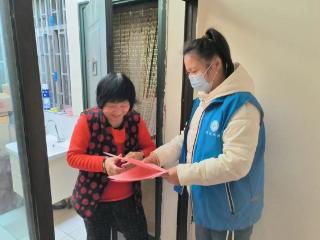 济宁市任城区阜桥街道后铺社区开展“你我同行 守护银铃”宣传活动