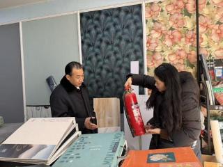 济宁市任城区阜桥街道枣店阁社区：人社公益岗发力 筑牢“九小”场所消防安全防线