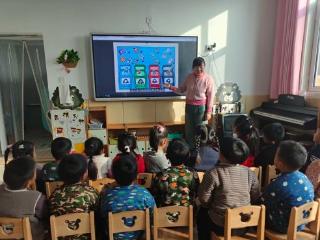 济南市莱芜区寨里镇中心幼儿园：小小志愿者 垃圾分类齐参与