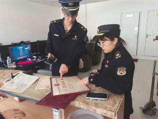 崂山区综合行政执法局开展寒假前文化市场专项执法检查，护航青少年健康成长