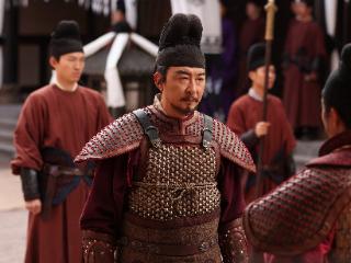 《太平年》开播 郝平揭秘拍摄幕后：一场鞭笞朱亚文的戏，抽断两根牛皮鞭