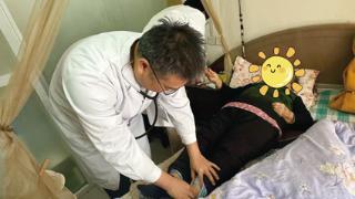 上门问诊暖人心 医护担当护安康