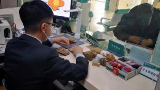 农行泰安新泰青云支行暖心兑换零钞解民忧