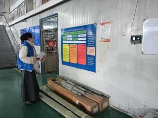 济宁市任城区安居街道李庄社区开展“九小场所”消防安全志愿服务检查活动