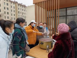 济宁市任城区阜桥街道后铺社区开展“熬暖粥共话邻里情”活动