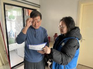 济宁市任城区阜桥街道枣店阁社区：网格入户送“安全礼”反诈守护“夕阳红”