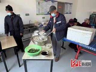 深泽县东王庄村：共享丸子宴 话家常迎新春