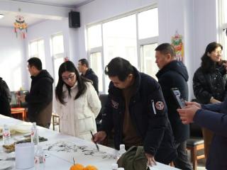 将“指尖技艺”转化为“指尖经济” 潍坊基层文化建设指导员到台头镇三座楼村开展新春送“福”书画艺术活动