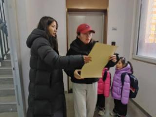 济宁市任城区安居街道居礼社区开展社区环境美化志愿服务活动