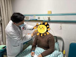 走路绊倒致多根肋骨骨折 老年骨质疏松“隐形风险”需警惕