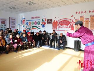 草原深处幸福院迎来乌兰牧骑