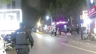 三名未成年人滨江“拉车门”盗窃被拘留