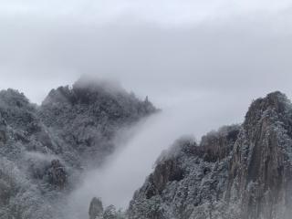 1月31日：雪后黄山宛若水墨画（多图）