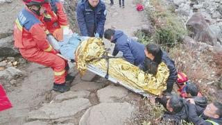临安百丈岭、淳安金紫尖 赏雪人群接连有人受伤