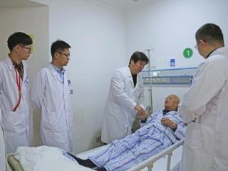 与“不定时炸弹”的生死博弈 烟台毓璜顶医院血管外科巧拆腹膜后肿瘤