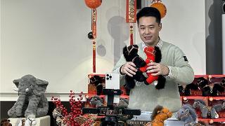 新春走基层｜白沟黑马玩具成“黑马”