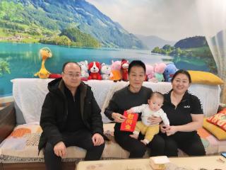 中国人寿新泰市支公司开展困难职工慰问活动 传递组织温暖关怀