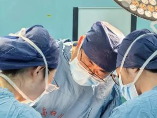 15公分甲状腺错位长入胸骨后！北大人民医院青岛医院乳甲外科成功拆除！