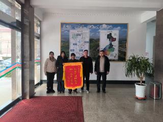 基层显温情 援手护安康——莱西市望城街道机关干部暖心救助七旬老人