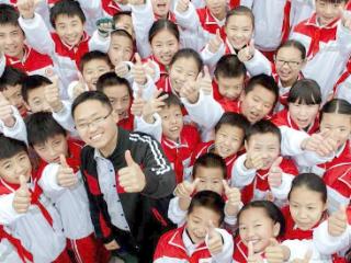 普定县政协委员代表黄杰：用信仰托起老百姓家门口的优质学校