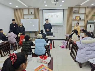 济宁市任城区阜桥街道解放路社区：“七彩寒托”暖心启幕 共筑少年多彩假期