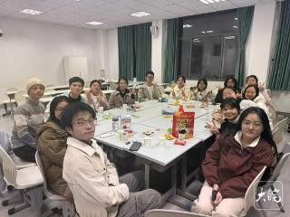 追光者 年度回访 | 池州励志男孩方益凡谈大学感受：生活很丰富，经常参加志愿活动