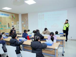 骏马踏春归 童心启新程