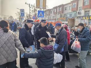 王哥庄百年大集迎新春执法保障见实效