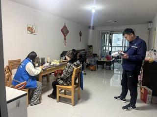 济宁市任城区安居街道滨河社区开展“春风送暖，邻里守望”志愿服务活动
