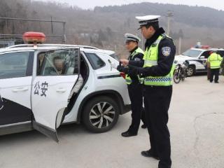 淄博博山交警严查酒驾 别让“蛋黄派”替你背锅