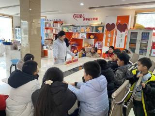 济宁市任城区阜桥街道安阜街社区开展“趣味科学秀 探索小世界”主题活动