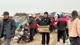 打通集市配送“最后一公里” 守护年关烟火暖民心