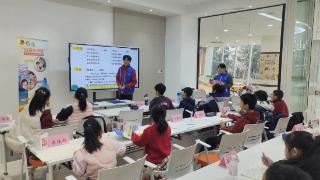 “山海小课堂”——青岛市崂山区金家岭街道上实片区楼宇党委携手青岛大学共同开发校地共建托管项目