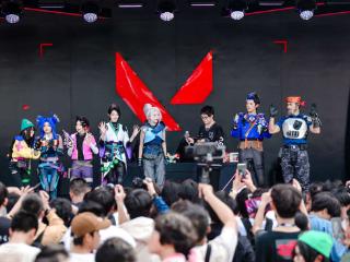 广府年味遇上电竞潮流，广州塔下“花式开瓦”