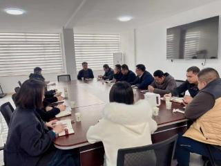 党建引领强治理 先锋共商迎新春——济南市莱芜区凤城街道召开2026年社区工作务虚会暨2月份社区党组织书记“先锋论坛”