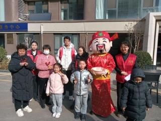 济宁市任城区李营街道五里屯社区：甜蜜串邻里 温情迎新春
