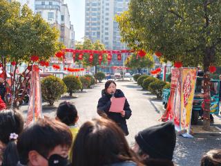 沭城街道新桥社区开展“跃马启新程·同心暖新桥”健康运动趣味主题活动