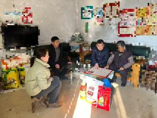 山口镇开展“新春送暖 情系万家”走访慰问低保对象活动