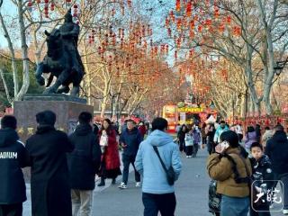 万盏华灯流光溢彩 庐州灯会趣迎新年