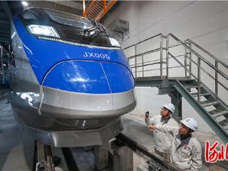 一线见闻丨京雄快线智能列车惊艳亮相