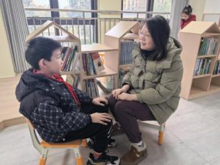 启东南城区街道开展缤纷的冬日主题活动