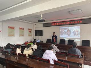 济宁市任城区阜桥街道菜市社区开展“消防课堂进社区”活动