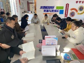 济宁市任城区阜桥街道安阜街社区开展“书香月阅会”阅读主题活动