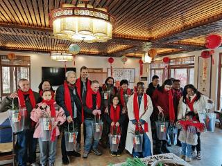 情暖新春 “外籍人才看靖江”活动举行