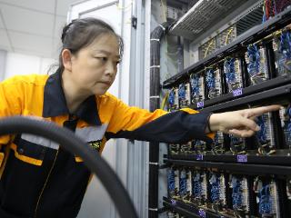 信号不能“眨眼” 她为高铁守平安丨新春走基层