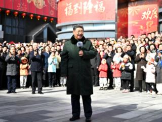 视频丨习近平春节前夕在北京看望慰问基层干部群众