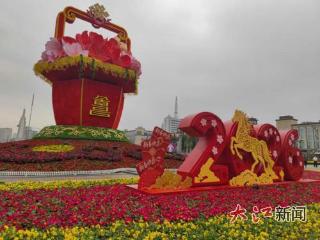 南昌八一广场“骏马迎春”